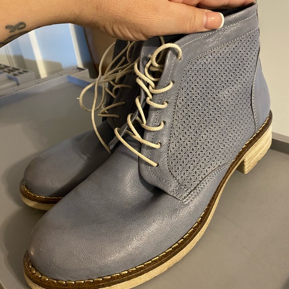 Cute Appropo booties in baby blue - Picture 4 of 5